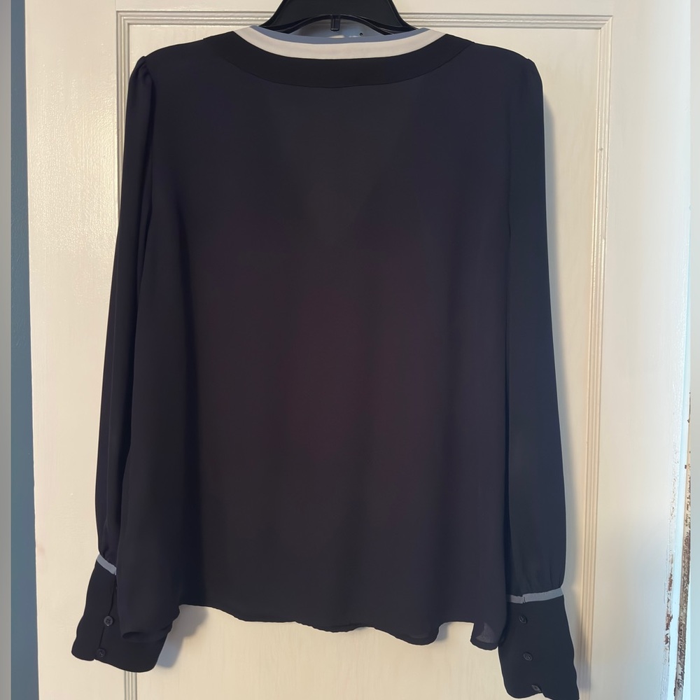 Express Blouse - Picture 2 of 4